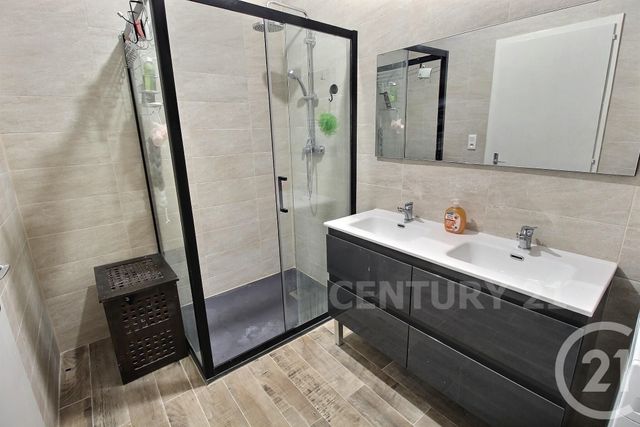 Appartement F5 à vendre - 5 pièces - 107.0 m2 - ST AVOLD - 57 - LORRAINE - Century 21 Rond Point De L'Europe