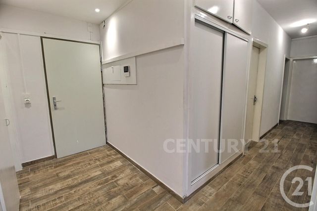 Appartement F5 à vendre - 5 pièces - 107.0 m2 - ST AVOLD - 57 - LORRAINE - Century 21 Rond Point De L'Europe
