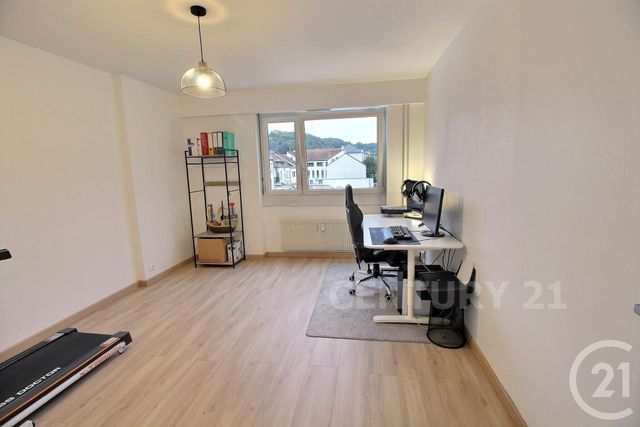 Appartement F5 à vendre - 5 pièces - 108.17 m2 - ST AVOLD - 57 - LORRAINE - Century 21 Rond Point De L'Europe
