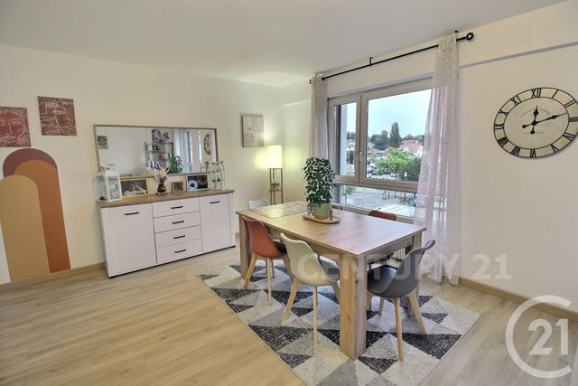 Appartement F5 à vendre - 5 pièces - 108.17 m2 - ST AVOLD - 57 - LORRAINE - Century 21 Rond Point De L'Europe