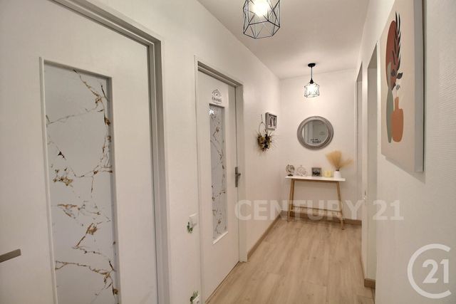 Appartement F5 à vendre - 5 pièces - 108.17 m2 - ST AVOLD - 57 - LORRAINE - Century 21 Rond Point De L'Europe
