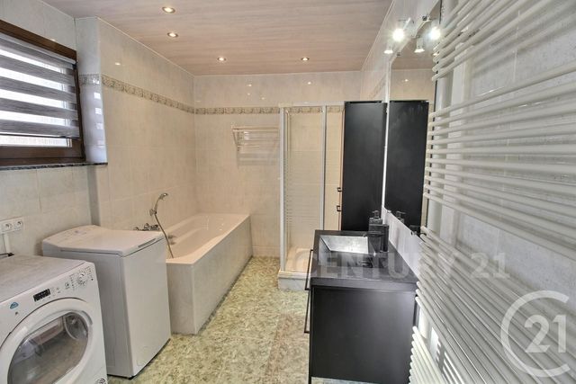 Appartement F4 à vendre - 4 pièces - 97.81 m2 - ST AVOLD - 57 - LORRAINE - Century 21 Rond Point De L'Europe