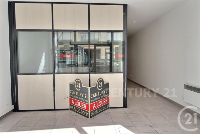 commerce à louer - 106.05 m2 - ST AVOLD - 57 - LORRAINE - Century 21 Rond Point De L'Europe