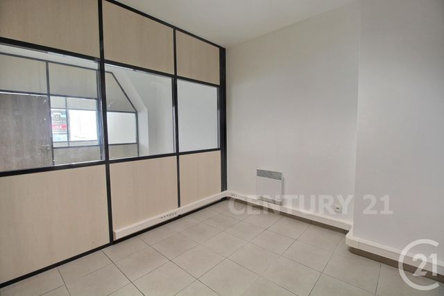 commerce à louer - 106.05 m2 - ST AVOLD - 57 - LORRAINE - Century 21 Rond Point De L'Europe
