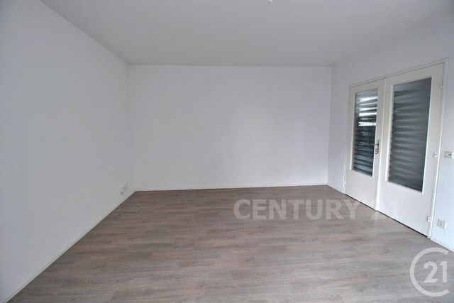 Appartement F3 à vendre - 3 pièces - 73.7 m2 - ST AVOLD - 57 - LORRAINE - Century 21 Rond Point De L'Europe