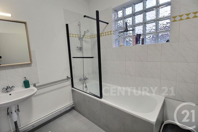 Appartement F4 à vendre - 4 pièces - 89.31 m2 - ST AVOLD - 57 - LORRAINE - Century 21 Rond Point De L'Europe