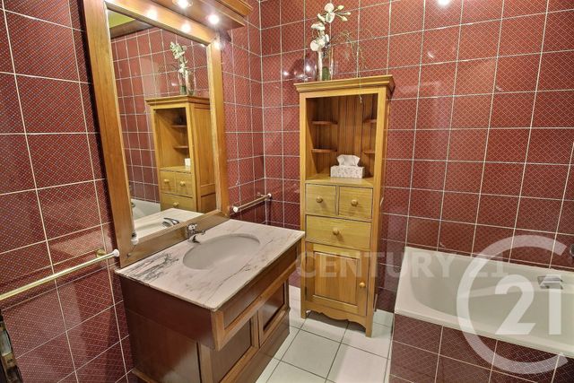 Appartement Triplex à vendre - 10 pièces - 331.58 m2 - ST AVOLD - 57 - LORRAINE - Century 21 Rond Point De L'Europe