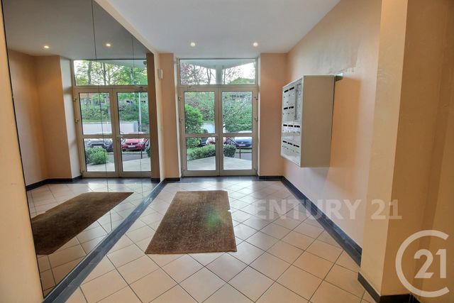 Appartement F3 à vendre - 3 pièces - 66.55 m2 - ST AVOLD - 57 - LORRAINE - Century 21 Rond Point De L'Europe