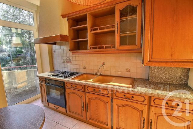 Appartement F3 à vendre - 3 pièces - 66.55 m2 - ST AVOLD - 57 - LORRAINE - Century 21 Rond Point De L'Europe