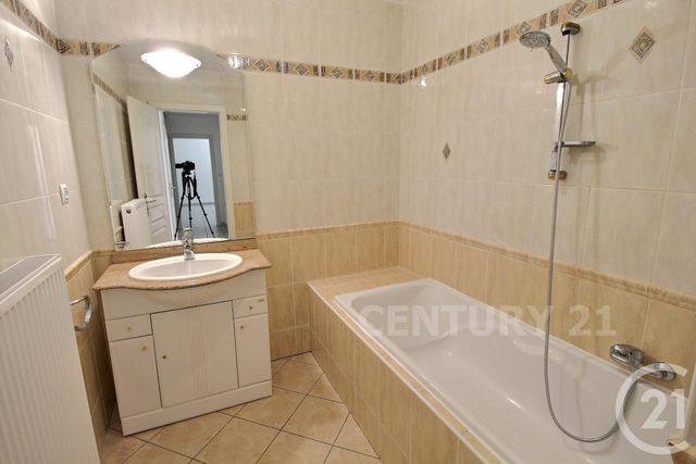 Appartement à vendre - 3 pièces - 79.49 m2 - ST AVOLD - 57 - LORRAINE - Century 21 Rond Point De L'Europe
