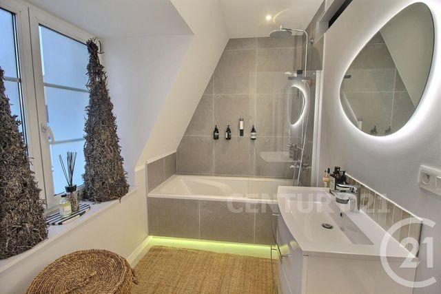 Appartement Duplex à vendre - 4 pièces - 137.31 m2 - ST AVOLD - 57 - LORRAINE - Century 21 Rond Point De L'Europe