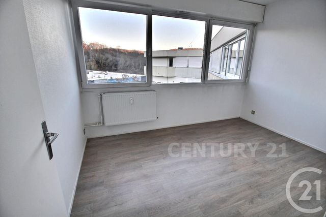 Appartement F3 à vendre - 3 pièces - 73.7 m2 - ST AVOLD - 57 - LORRAINE - Century 21 Rond Point De L'Europe