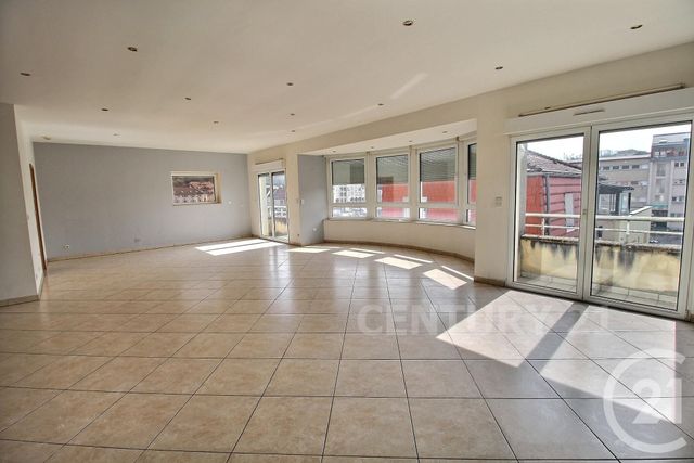 Appartement F5 à vendre - 5 pièces - 142.74 m2 - ST AVOLD - 57 - LORRAINE - Century 21 Rond Point De L'Europe