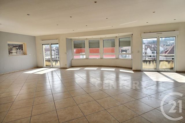 Appartement F5 à vendre - 5 pièces - 142.74 m2 - ST AVOLD - 57 - LORRAINE - Century 21 Rond Point De L'Europe