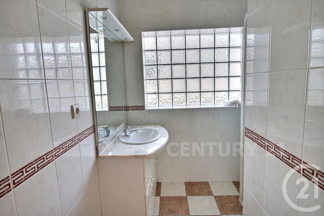 Appartement F5 à vendre - 5 pièces - 142.74 m2 - ST AVOLD - 57 - LORRAINE - Century 21 Rond Point De L'Europe