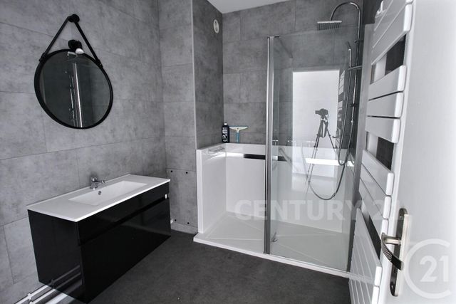 Appartement à louer - 3 pièces - 78.51 m2 - FREYMING MERLEBACH - 57 - LORRAINE - Century 21 Rond Point De L'Europe