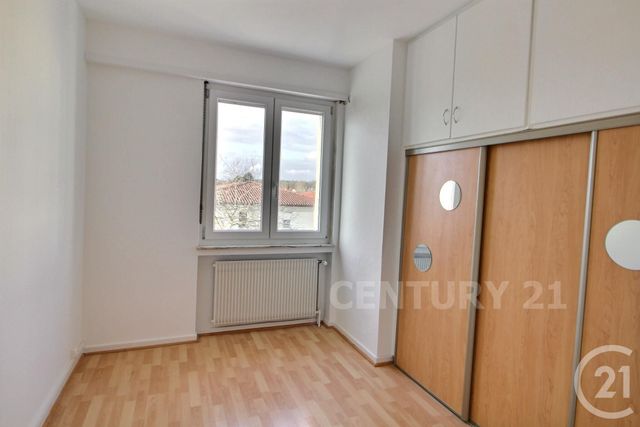 Appartement F5 à louer - 5 pièces - 140.0 m2 - ST AVOLD - 57 - LORRAINE - Century 21 Rond Point De L'Europe