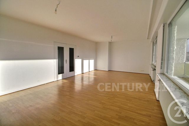 Appartement F5 à louer - 5 pièces - 140.0 m2 - ST AVOLD - 57 - LORRAINE - Century 21 Rond Point De L'Europe