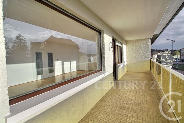 Appartement F5 à louer - 5 pièces - 140.0 m2 - ST AVOLD - 57 - LORRAINE - Century 21 Rond Point De L'Europe