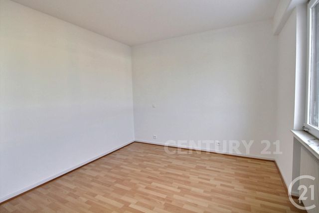 Appartement F5 à louer - 5 pièces - 140.0 m2 - ST AVOLD - 57 - LORRAINE - Century 21 Rond Point De L'Europe