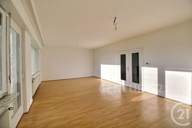 Appartement F5 à louer - 5 pièces - 140.0 m2 - ST AVOLD - 57 - LORRAINE - Century 21 Rond Point De L'Europe